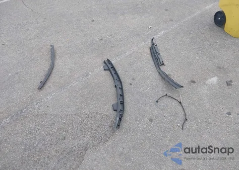 2013 Ford Fiesta Titanium z USA, uszkodzony, nr VIN 3FADP4CJ0DM154144